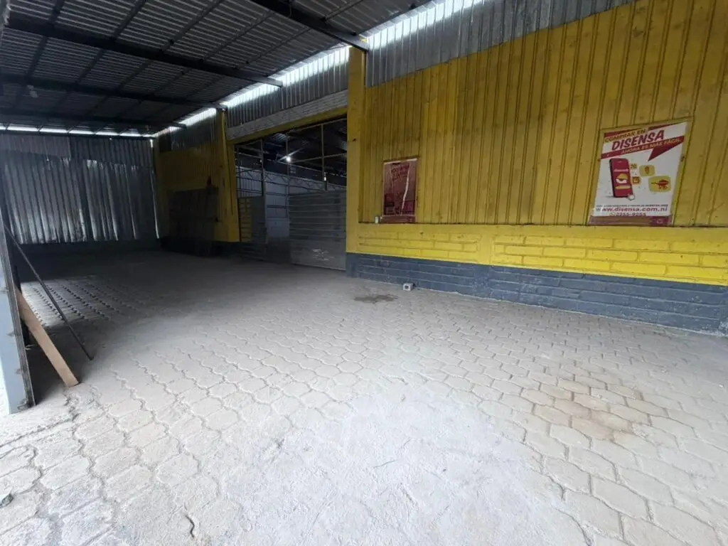 Bodega en Alquiler Carretera Nueva a León - 2