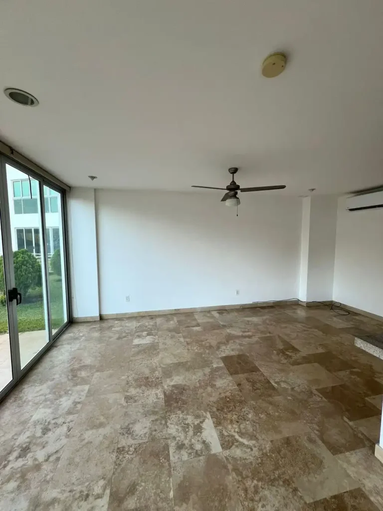 Apartamento en Venta Pinares de Santo Domingo-4